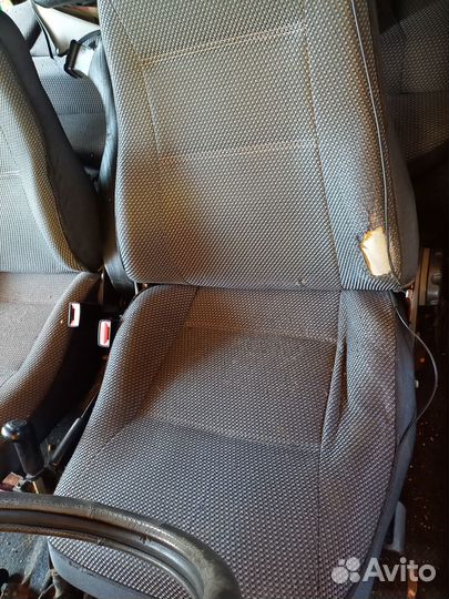 Передние сиденья ваз 2115