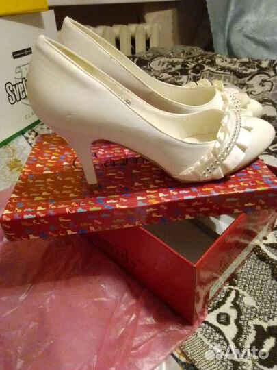 Туфли белые 38 размер