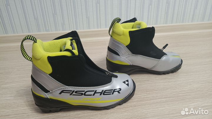 Лыжные ботинки р.35
