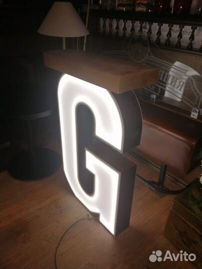 Стойка ресепшн