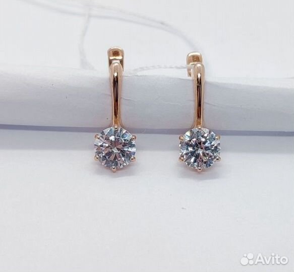 Золотые серьги с камнем