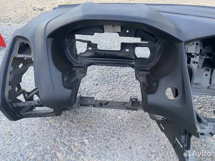 Продам панель (торпедо) Ford Focus 3 дорест