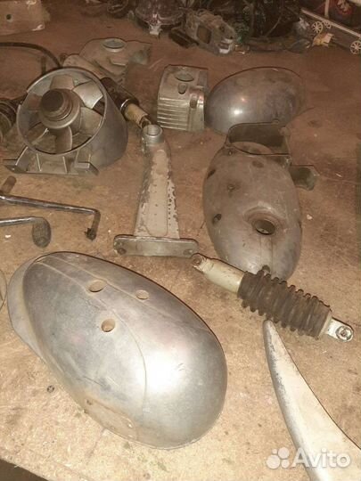 Запчасти от мотороллера чезета