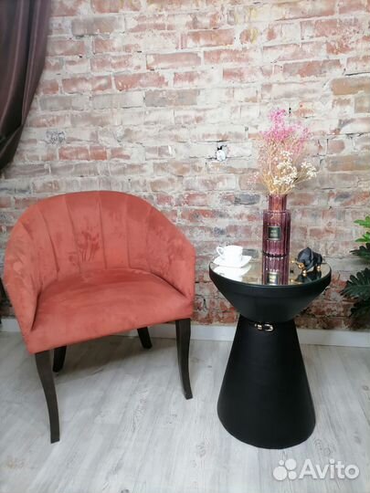 Стол прикроватный, журнальный, кофейный