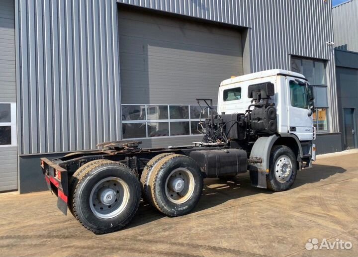 Pазбираем грузовик Mercedes-Benz Actros mpiii 2009