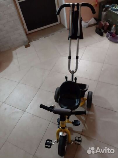 Детский велосипед трехколесный с ручкой