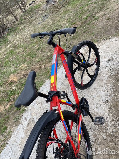 Велосипед на литых дисках Mercedes