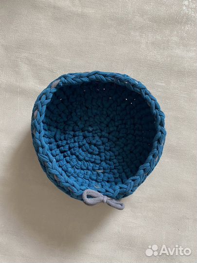 Вязанная корзинка