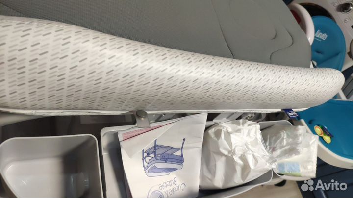 Столик для пеленания, ванночка Chicco Cuddle&Buble