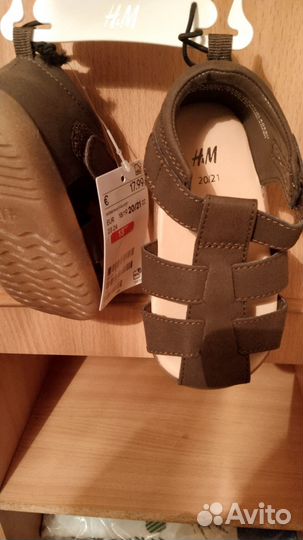 Сандалии новые