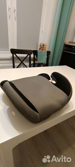 Детский бустер автомобильный