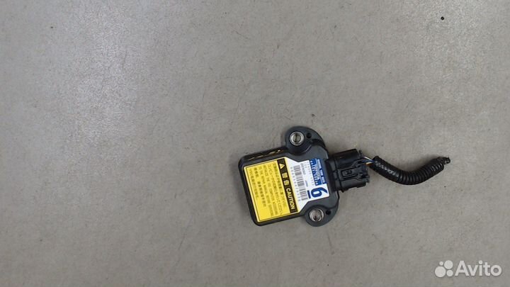 Датчик ускорения Toyota Prius 2009, 2011