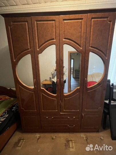 Спальный гарнитур