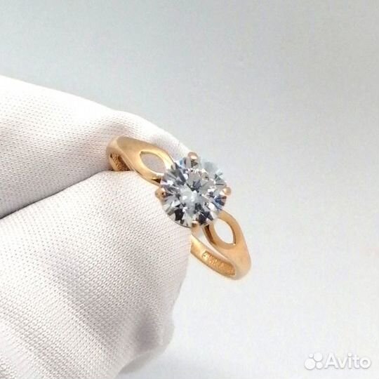 Золотое кольцо с камнем 16,5р