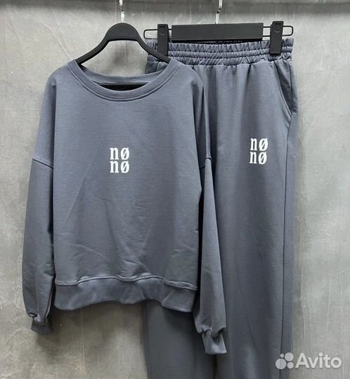 Спортивный костюм женский