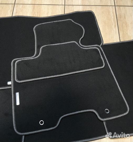 Водительский автоковрик Премиум велюровый