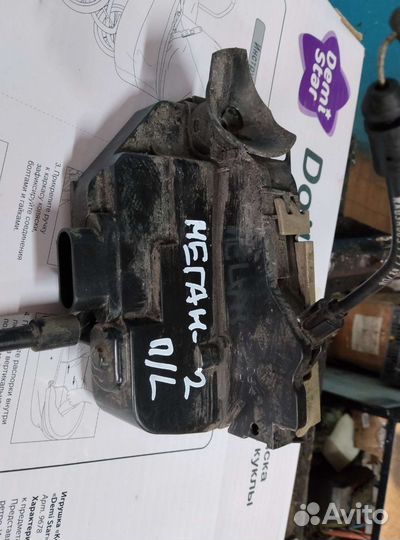 Замок двери передней левой меган-2