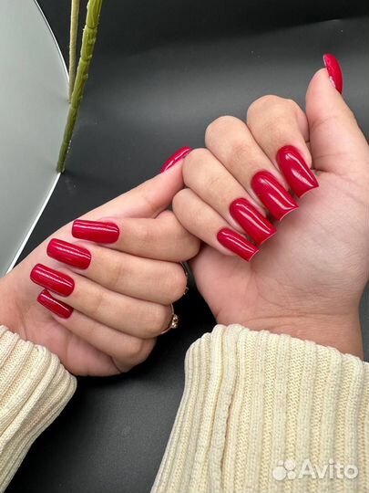 Маникюр в подарок