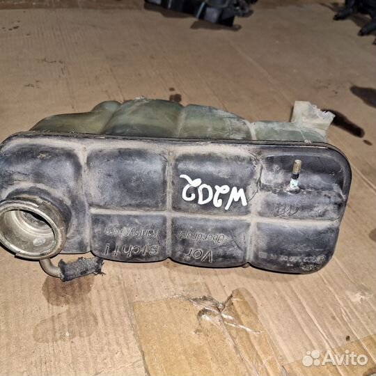 Бачок расширительный Mercedes-Benz C200 W202