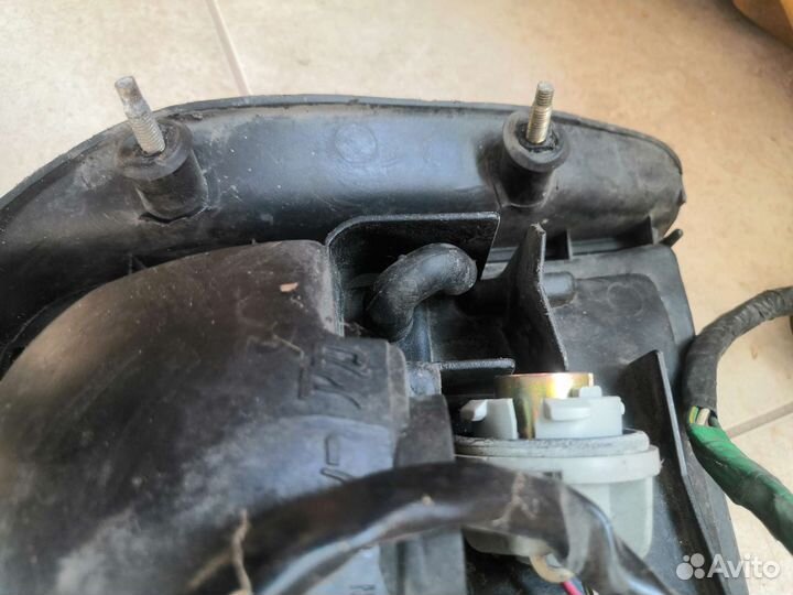 Фонари задние, габарит левый Toyota Carina ST190