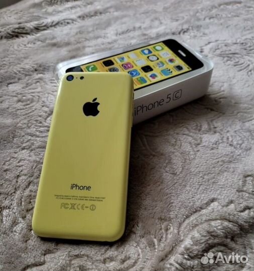 Телефон iPhone 5c