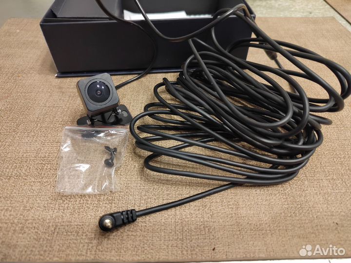 Камера заднего вида Neoline