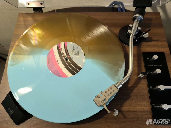 Виниловый проигрыватель Yamaha YP 511