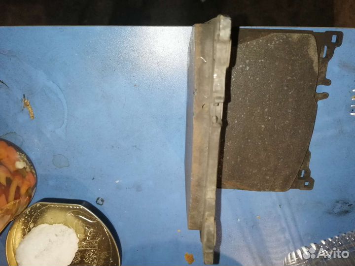 Продаю тормозные колодки на w222 Mercedes