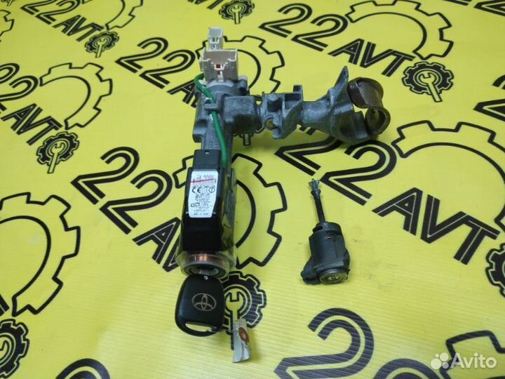 Замок зажигания с личинкой Toyota Harrier GSU30