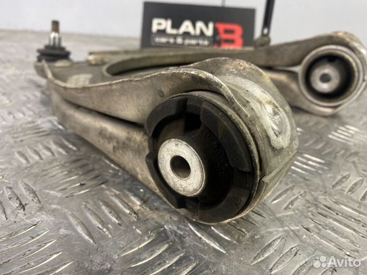 Рычаг подвески верхний передний правый