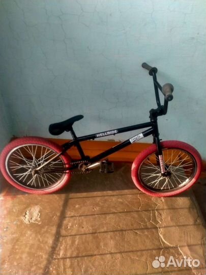 Трюковой велосипед BMX