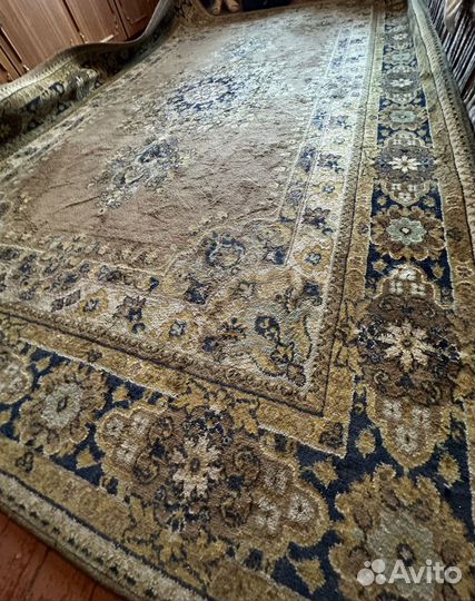 Ковер шерстяной