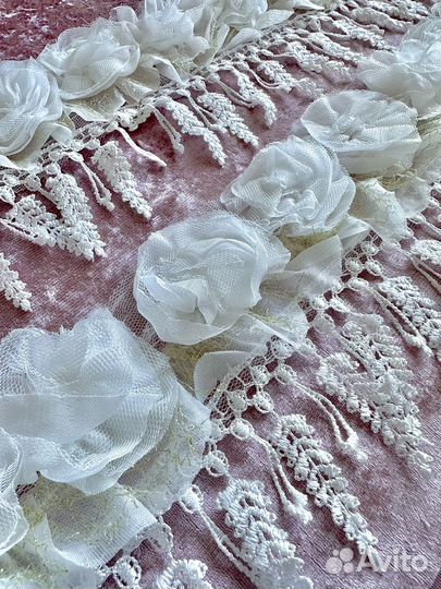 Кружево белое объемное розочки на сетке 12 см