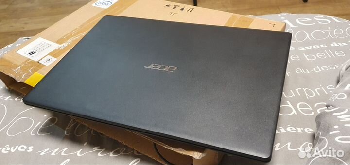 Acer extensa ex215-2-95C1