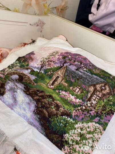 Готовая вышивка картина Весенний пейзаж 38 на 26