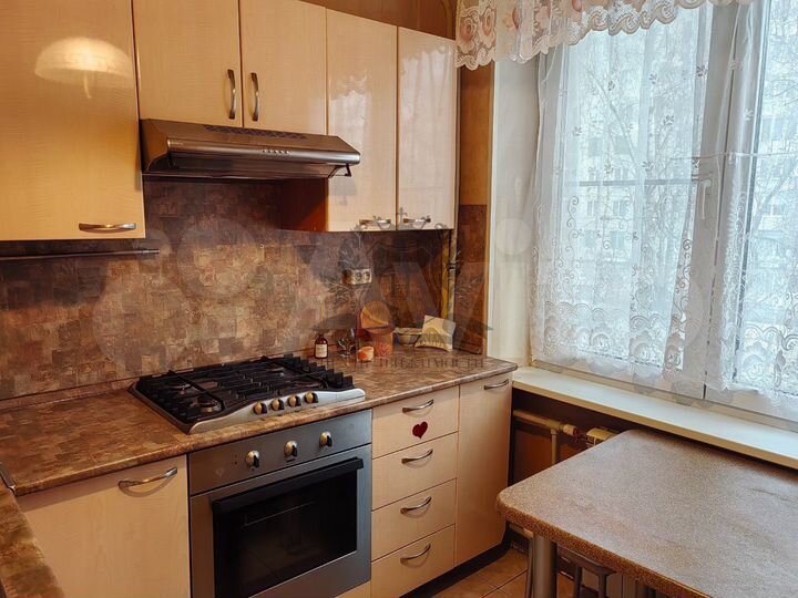 3-к. квартира, 58 м², 3/9 эт.