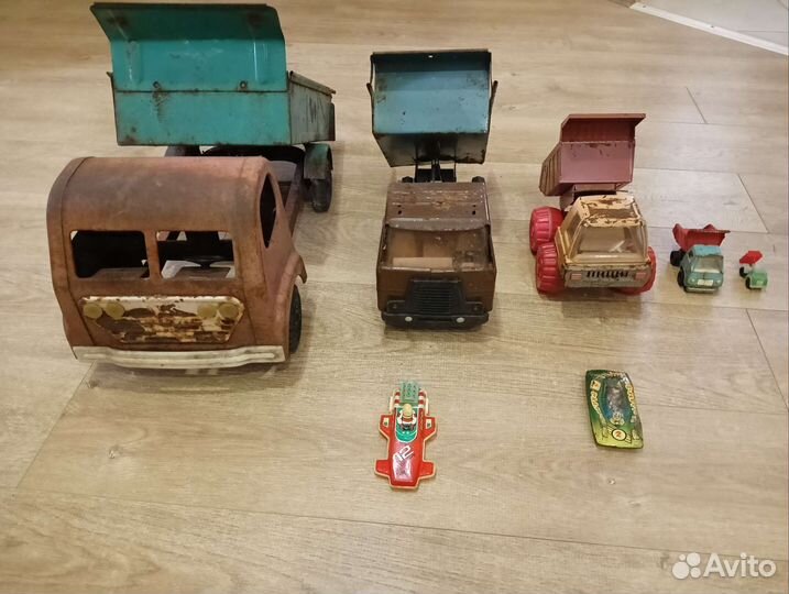 Детская игрушка самосвал СССР