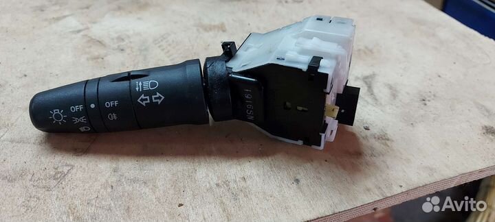 Подрулевой переключатель (свет) Nissan X-Trail T31