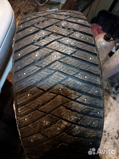Goodyear UltraGrip 275/45 R20