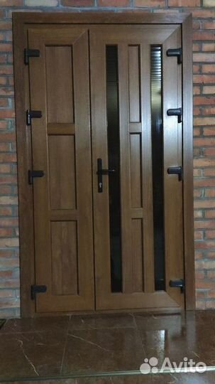 Пластиковая дверь