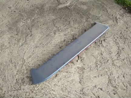 Спойлер пятой двери mazda 323F хэтчбэк (BJ)