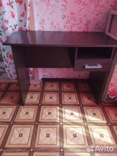 Письменный стол для школьника бу