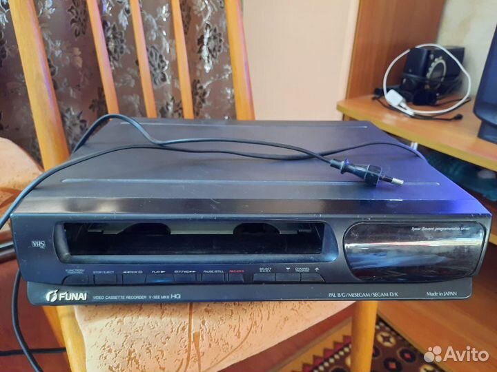 Видеомагнитофон дивидишник проигрыватель