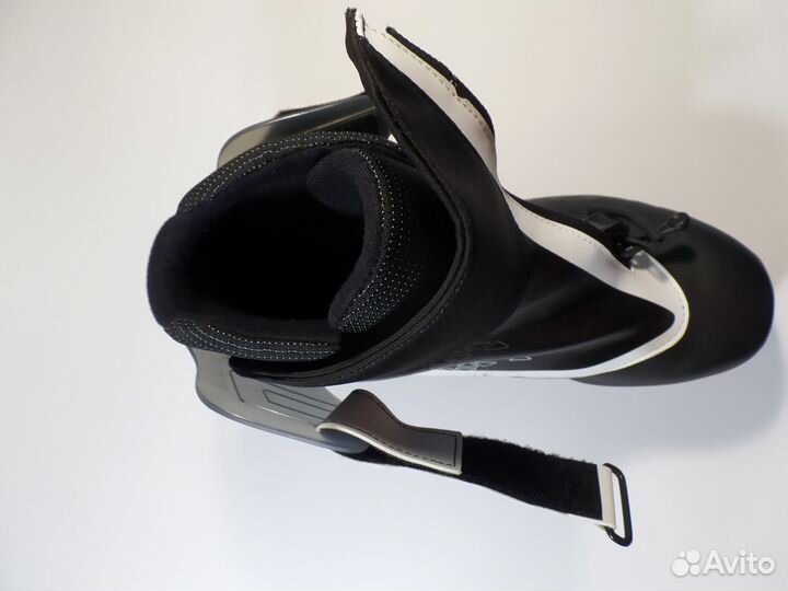 Ботинки лыжные беговые Salomon Escape Pilot