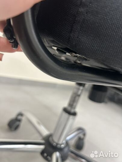 Офисное кресло