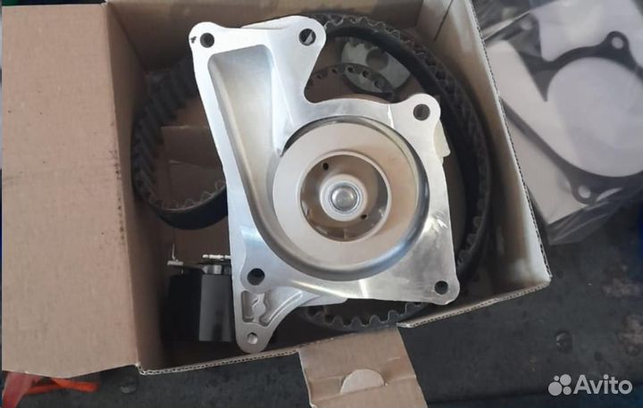 Помпа водяная Renault Nissan mercedes-benz 1.5 dCi