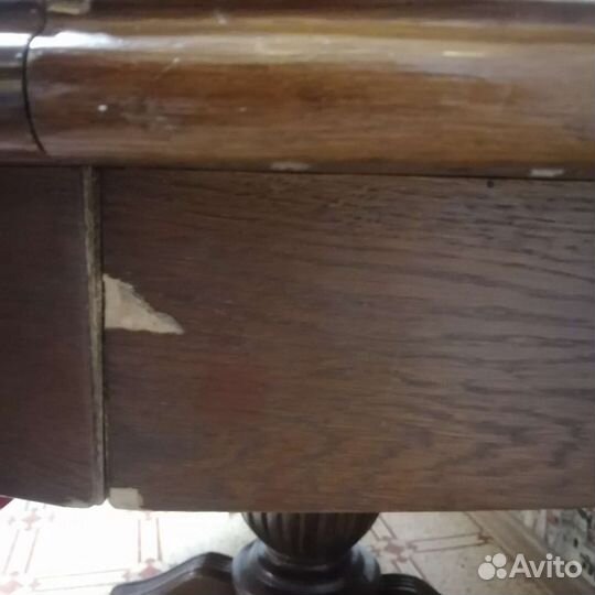 Дубовый обеденный стол