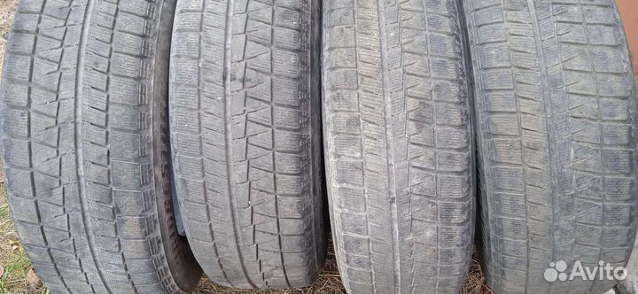 Bridgestone Blizzak Revo GZ 225/60 R17