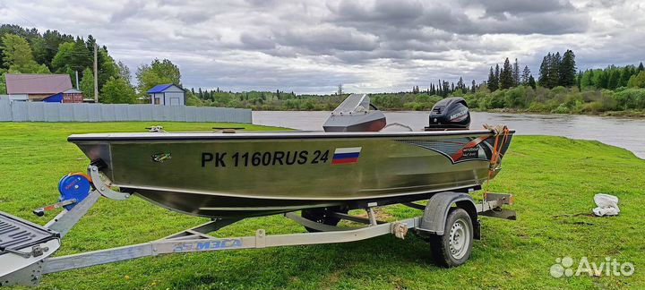 Продам лодку Windboat 4.2 C Evo
