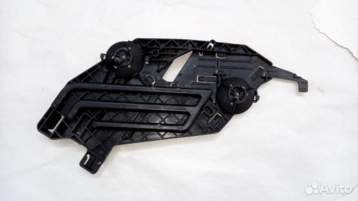 Кронштейн фары Skoda Octavia A5